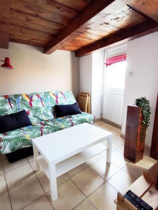 Apartment 4 Pers In District Of The Typical Panier Marseilles